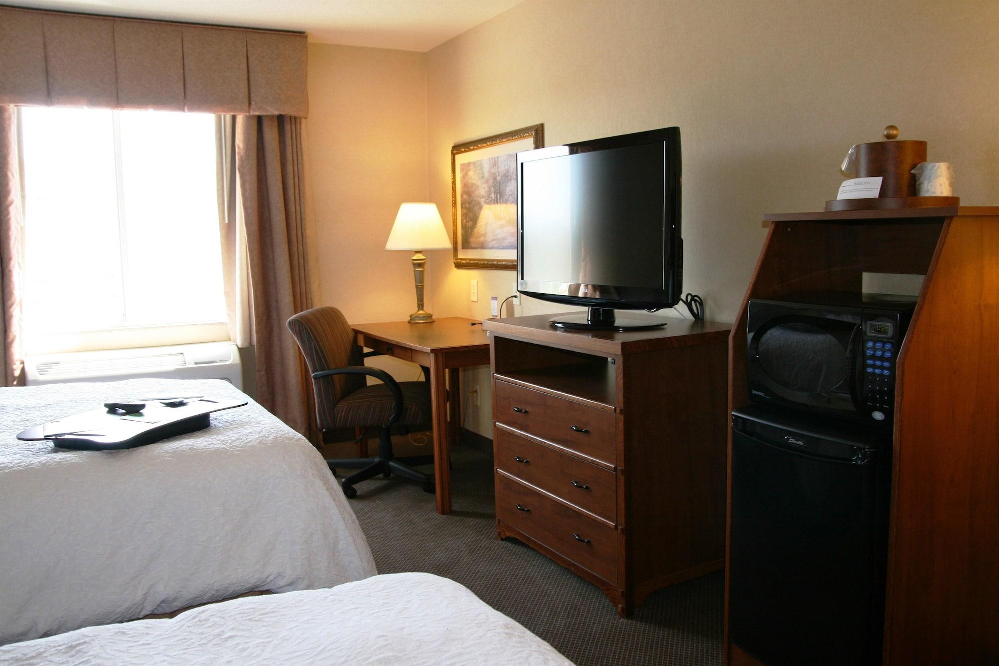 Hampton Inn Pittsburgh Area-Beaver Valley-Center Township Monaca Room photo