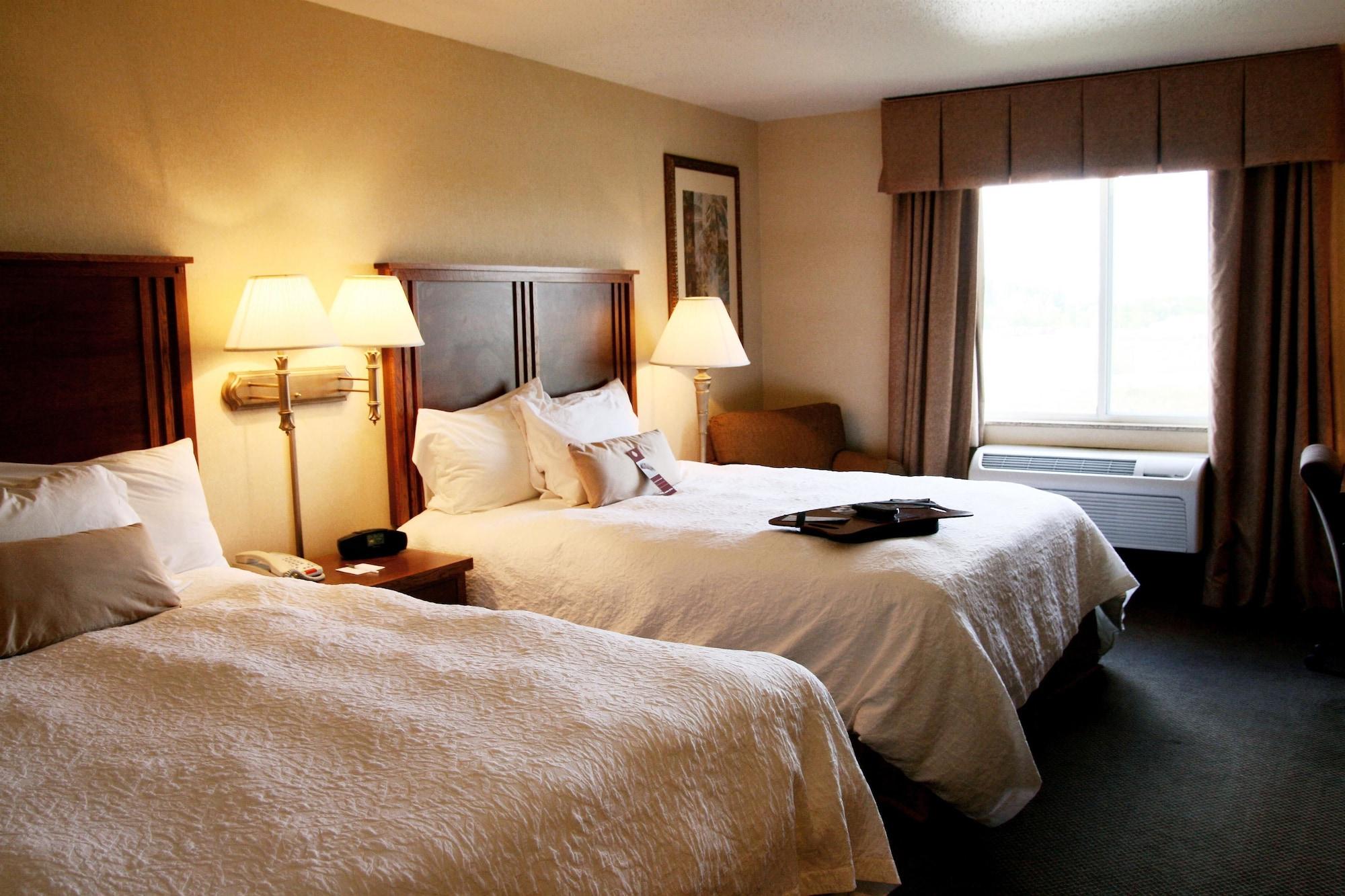 Hampton Inn Pittsburgh Area-Beaver Valley-Center Township Monaca Room photo